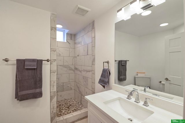 5519 NW Radial Highway, Omaha, NE 68104