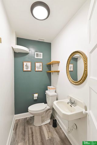 5519 NW Radial Highway, Omaha, NE 68104