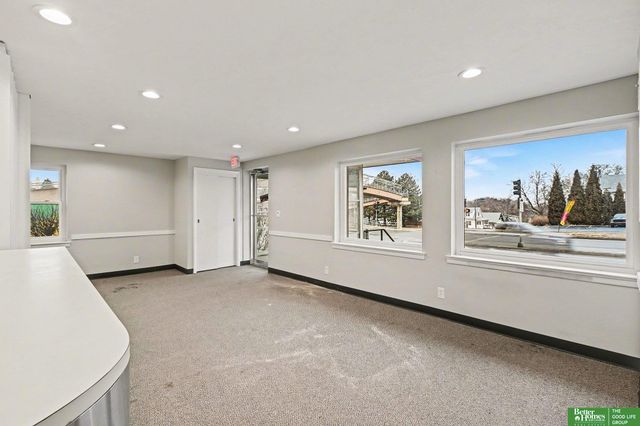 5519 NW Radial Highway, Omaha, NE 68104