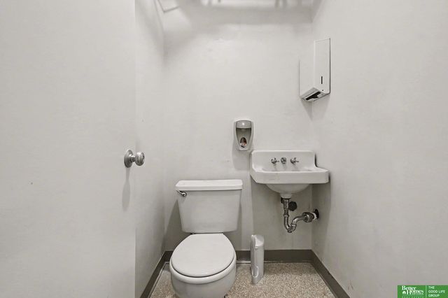 5519 NW Radial Highway, Omaha, NE 68104