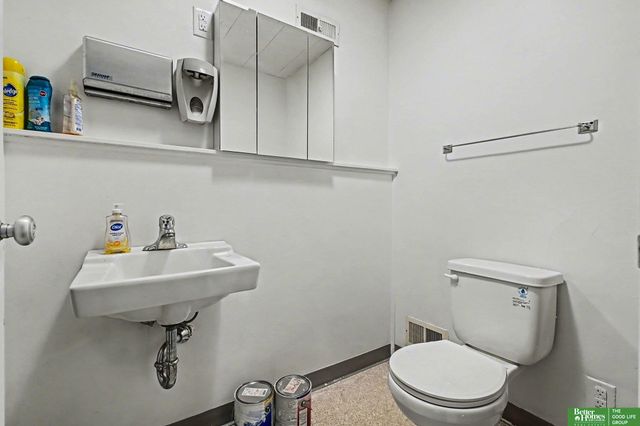 5519 NW Radial Highway, Omaha, NE 68104