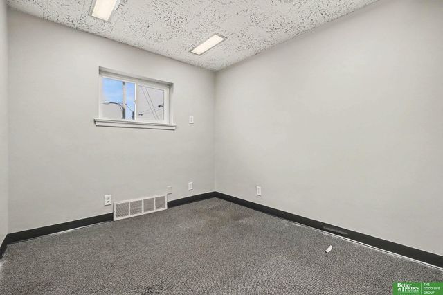 5519 NW Radial Highway, Omaha, NE 68104