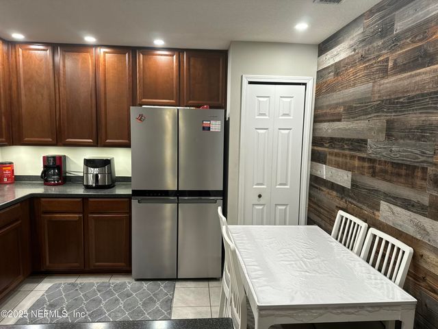 7036 DEER LODGE Circle, 106, Jacksonville, FL 32256