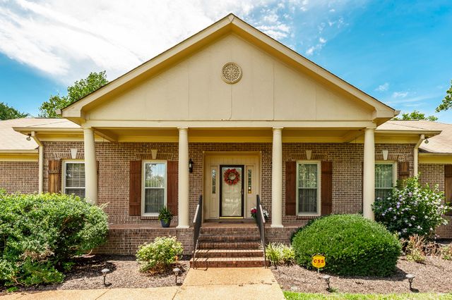6372 Chickering Cir, Nashville, TN 37215