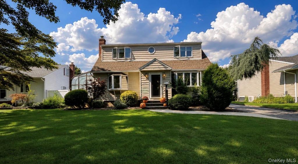 3995 New Road, Seaford, NY 11783 — photo 2