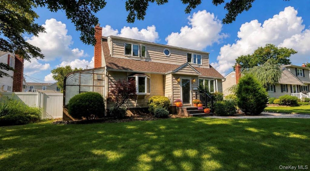 3995 New Road, Seaford, NY 11783 — photo 3