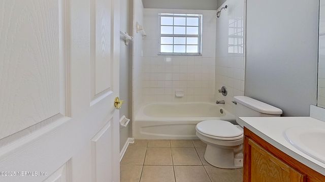 1639 SPRING BRANCH Drive W, Jacksonville, FL 32221