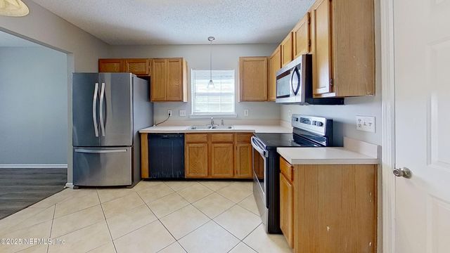 1639 SPRING BRANCH Drive W, Jacksonville, FL 32221