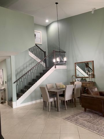 10667 Lake Shore Drive, Wellington, FL 33414