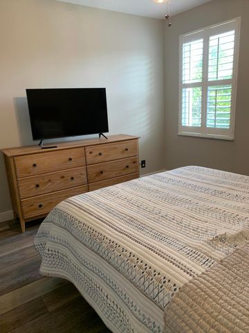 10667 Lake Shore Drive, Wellington, FL 33414