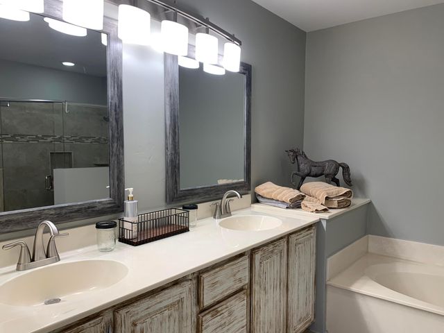 10667 Lake Shore Drive, Wellington, FL 33414