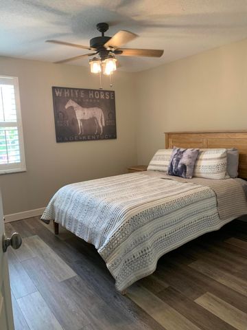 10667 Lake Shore Drive, Wellington, FL 33414