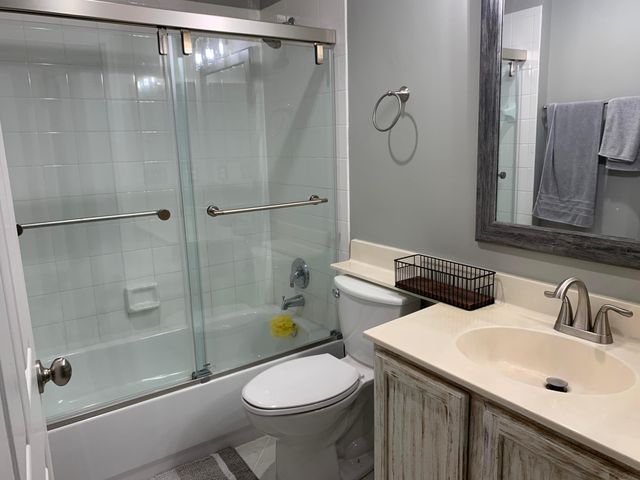 10667 Lake Shore Drive, Wellington, FL 33414