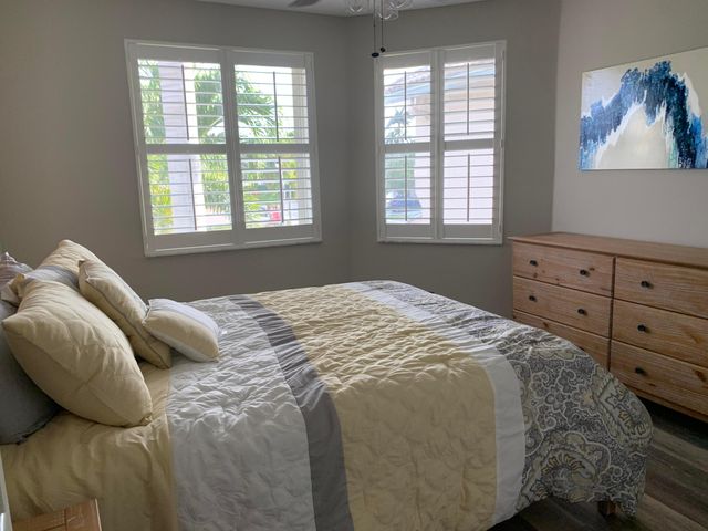 10667 Lake Shore Drive, Wellington, FL 33414