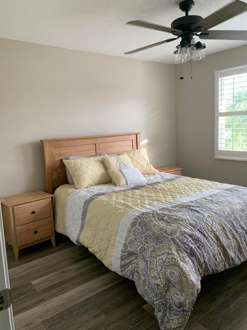 10667 Lake Shore Drive, Wellington, FL 33414