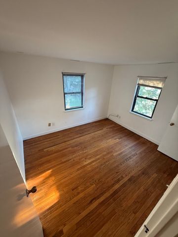 11 Brownell Cir 1, Worcester, MA 01602