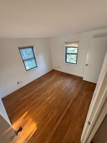 11 Brownell Cir 1, Worcester, MA 01602