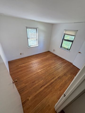 11 Brownell Cir 1, Worcester, MA 01602