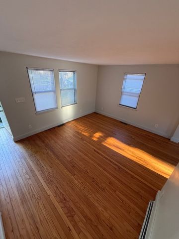 11 Brownell Cir 1, Worcester, MA 01602