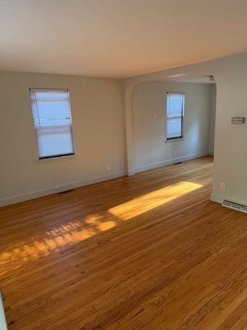 11 Brownell Cir 1, Worcester, MA 01602