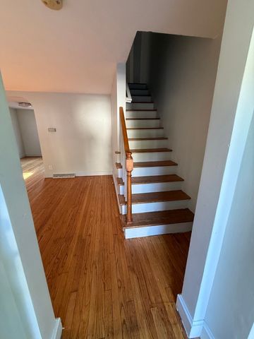 11 Brownell Cir 1, Worcester, MA 01602