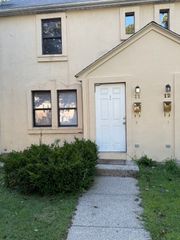 11 Brownell Cir 1, Worcester, MA 01602