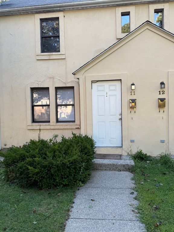 11 Brownell Cir 1, Worcester, MA 01602