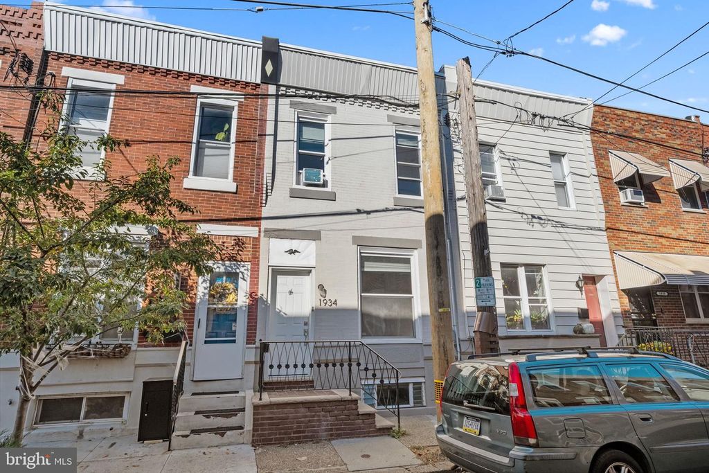 1934 S WARNOCK ST, Philadelphia, PA 19148