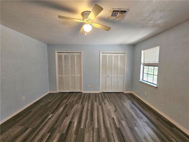 527 Steart St, Rockport, TX 78382