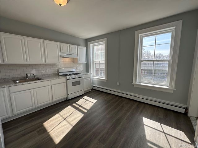 87 Broadway 2, Newburgh, NY 12550