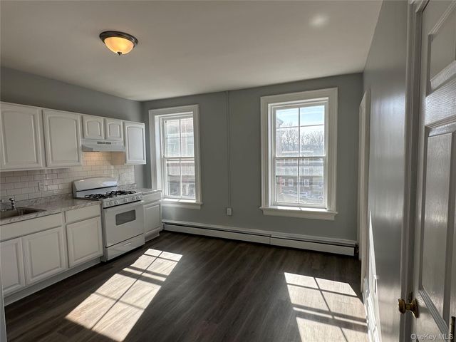 87 Broadway 2, Newburgh, NY 12550