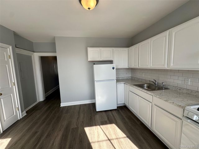 87 Broadway 2, Newburgh, NY 12550