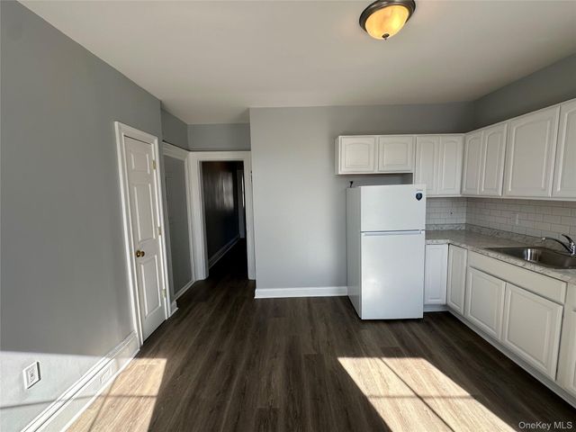 87 Broadway 2, Newburgh, NY 12550