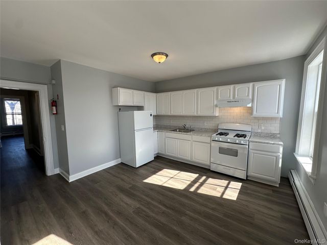 87 Broadway 2, Newburgh, NY 12550