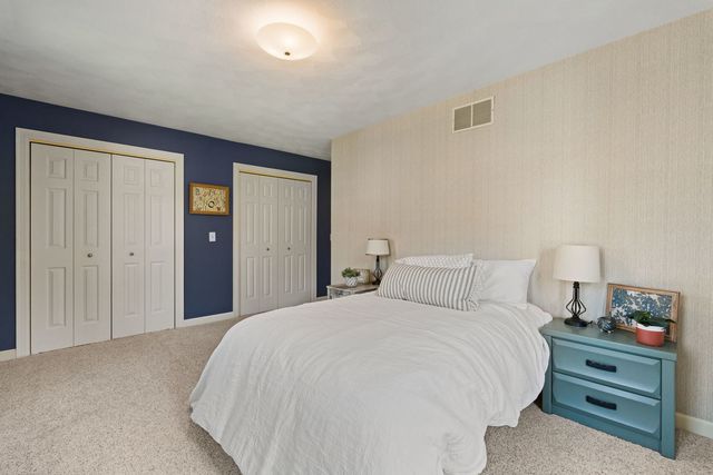 1220 38th Avenue Court, Rock Island, IL 61201