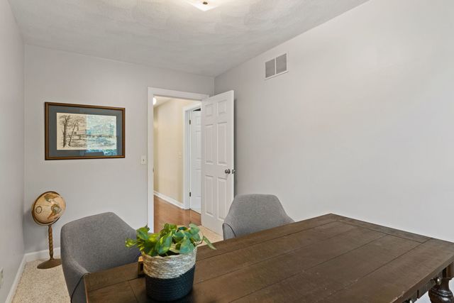 1220 38th Avenue Court, Rock Island, IL 61201