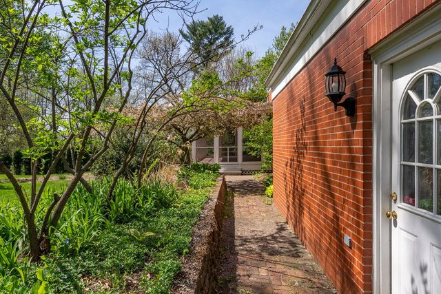 1220 38th Avenue Court, Rock Island, IL 61201