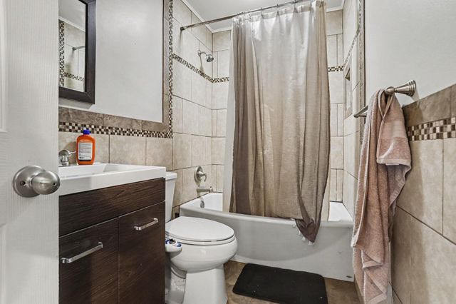 210 W Spaulding Avenue W, Battle Creek City, MI 49037