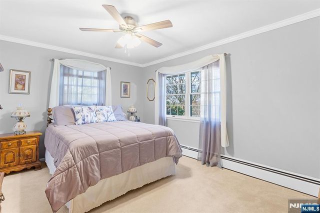 69 Hilltop Terrace, Bloomingdale, NJ 07403