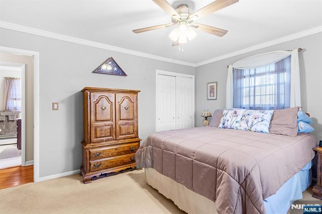 69 Hilltop Terrace, Bloomingdale, NJ 07403