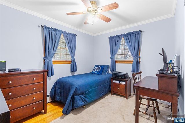 69 Hilltop Terrace, Bloomingdale, NJ 07403