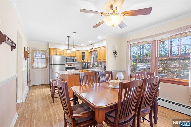 69 Hilltop Terrace, Bloomingdale, NJ 07403