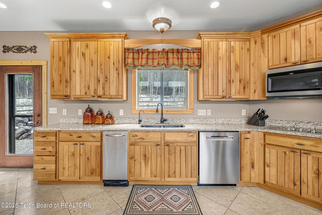 49 S DELL CREEK, Alpine, WY 83128 photo 21