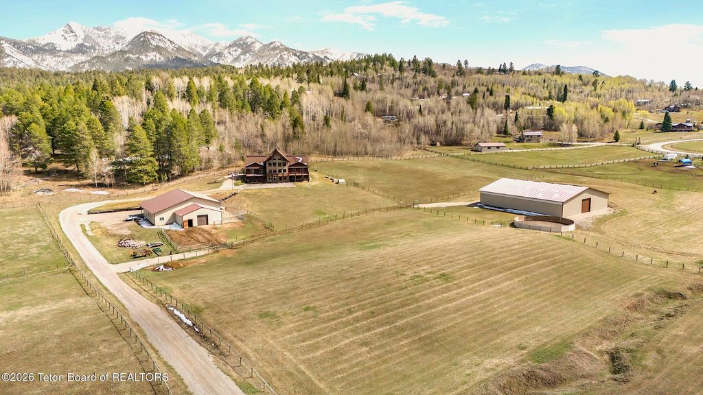 49 S DELL CREEK, Alpine, WY 83128 photo 4