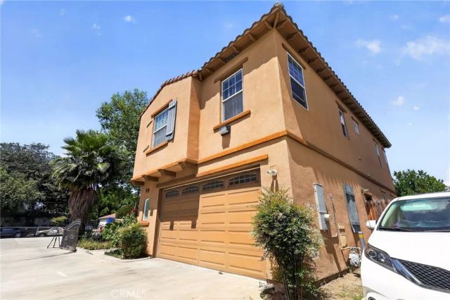 1350 S Towne, Pomona, CA 91766
