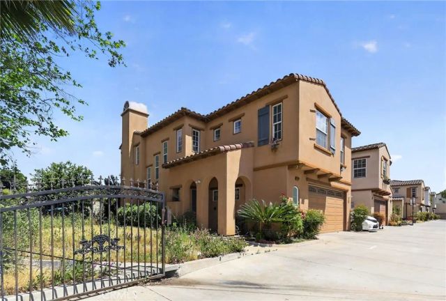1350 S Towne, Pomona, CA 91766