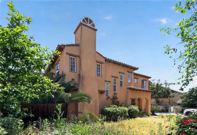1350 S Towne, Pomona, CA 91766