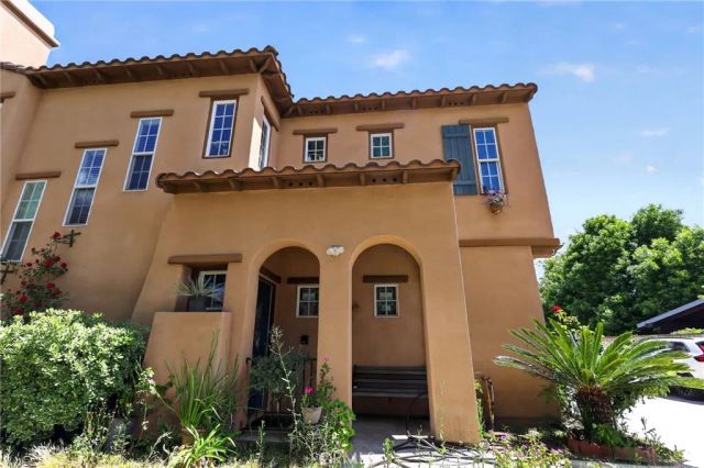1350 S Towne, Pomona, CA 91766