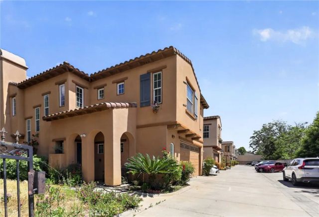 1350 S Towne, Pomona, CA 91766