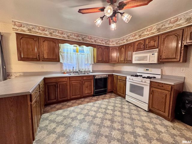 497 WALNUT Street, Bushnell, IL 61422